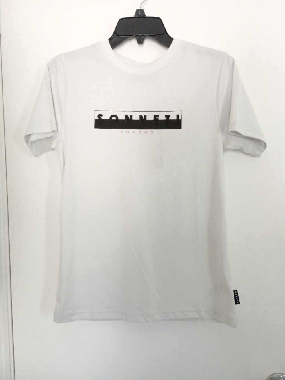 NWT boys Sonneti London white tshirt 100% cotton embroidered logo size L